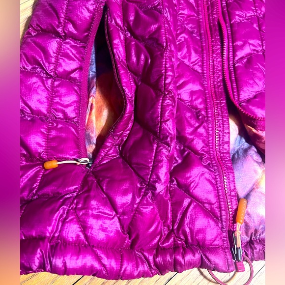 Women’s North Face Thermoball Hoodie magenta pink size XS jacket micro puff - Picture 9 of 12